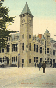 4044 Gezicht op de voor- en zijgevel van het Kantoor van de Levensverzekeringsmaatschappij Piëtas (Drift 9) te Utrecht ...